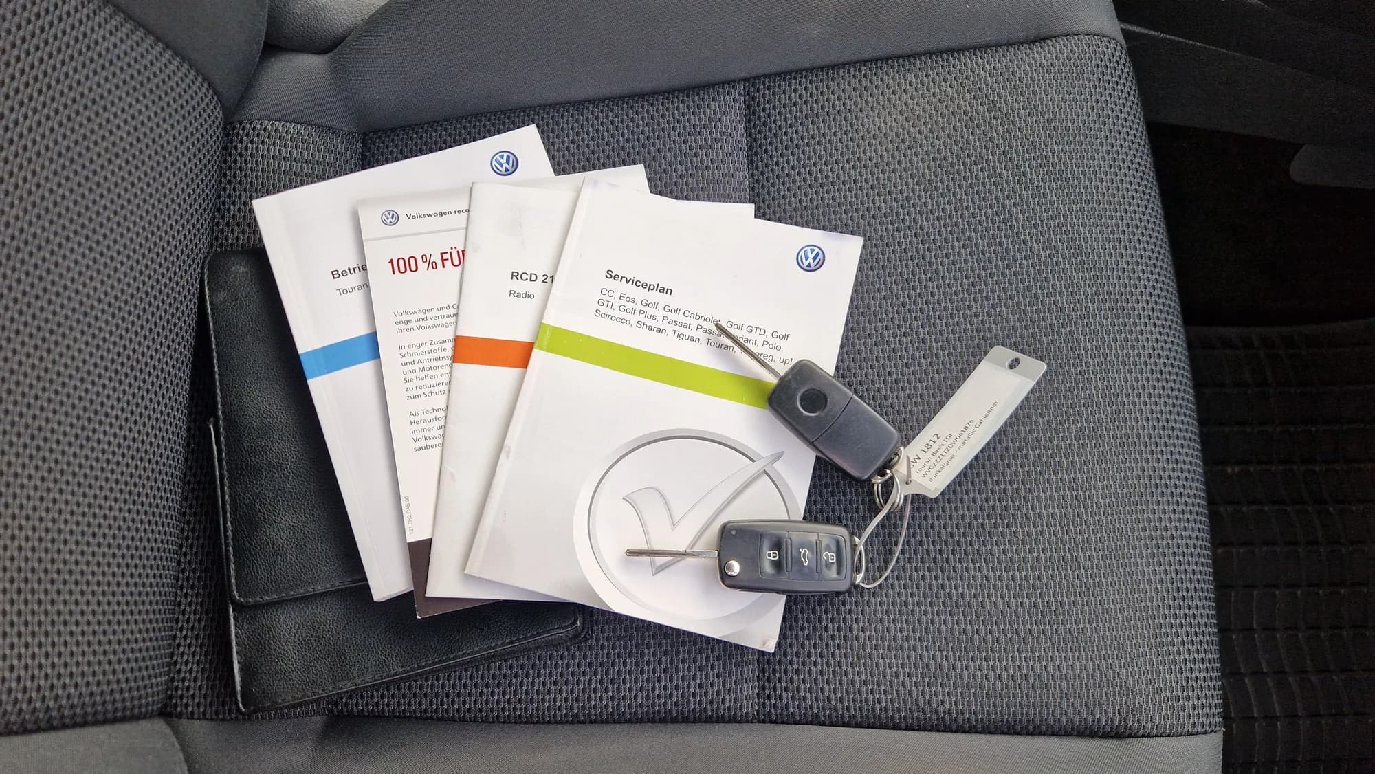 Volkswagen Touran 1.6 CR TDI Highline – dokumentum – 1. kép