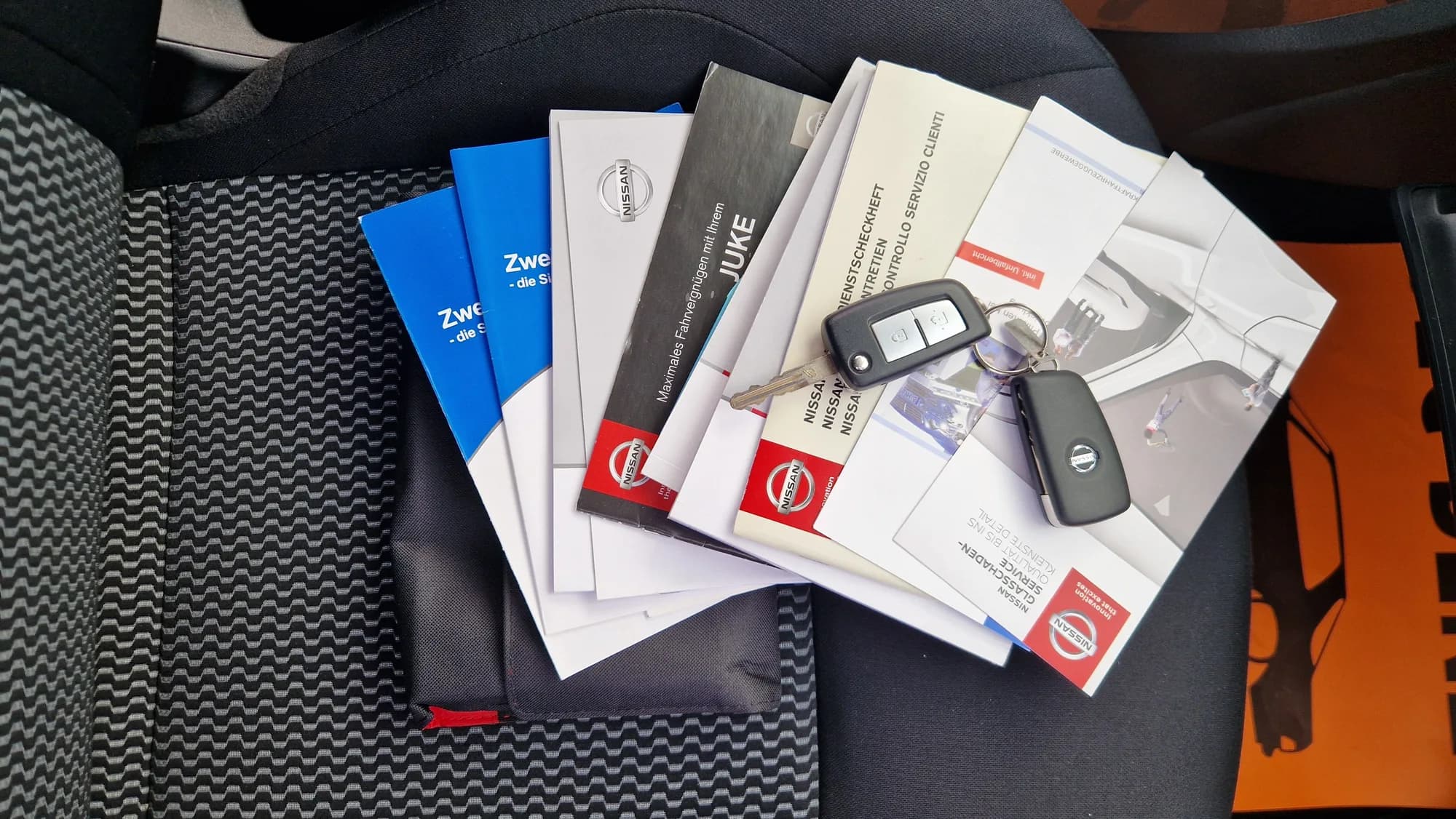 Nissan Juke 1.6 Acenta Xtronic EURO6 – dokumentum – 1. kép
